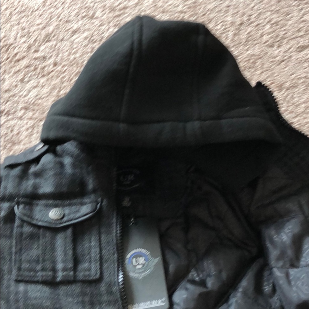 Coat - Picture 5 of 5